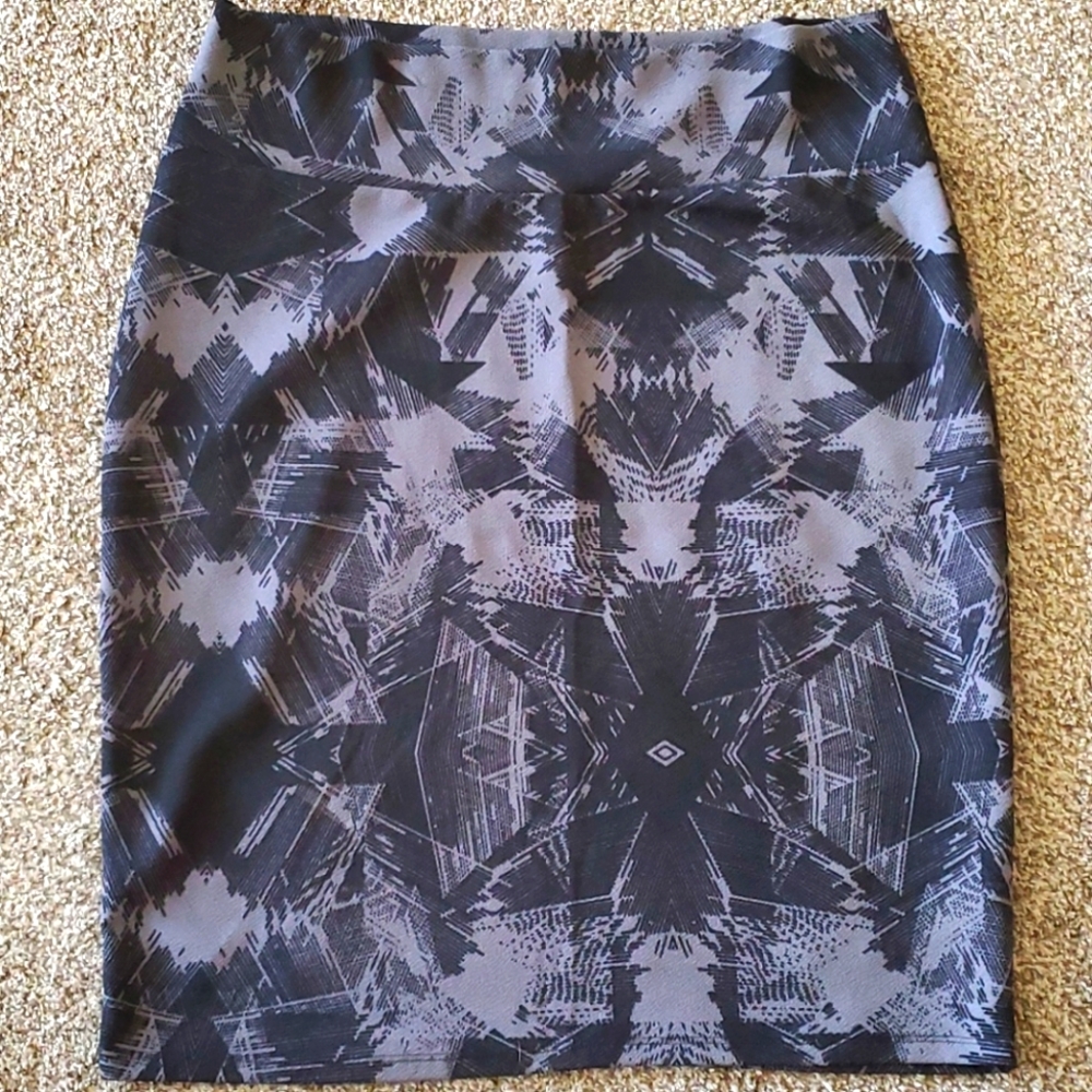 LuLaRoe Black and Gray Pencil Skirt